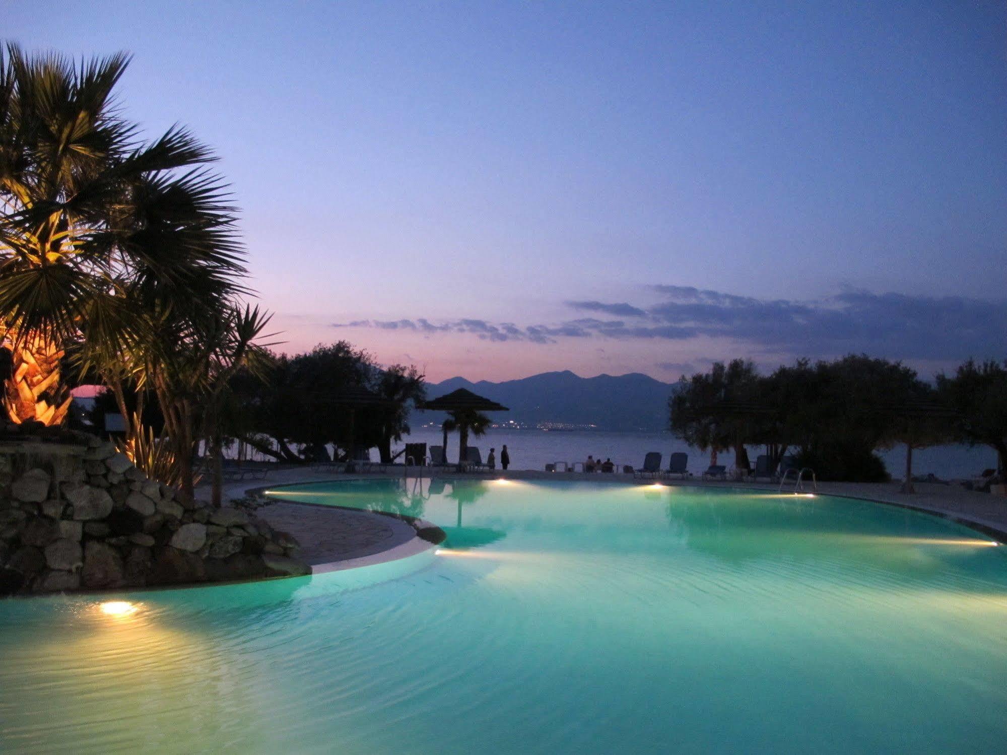 Florida Blue Bay Resort & Spa Psathópirgos Eksteriør billede